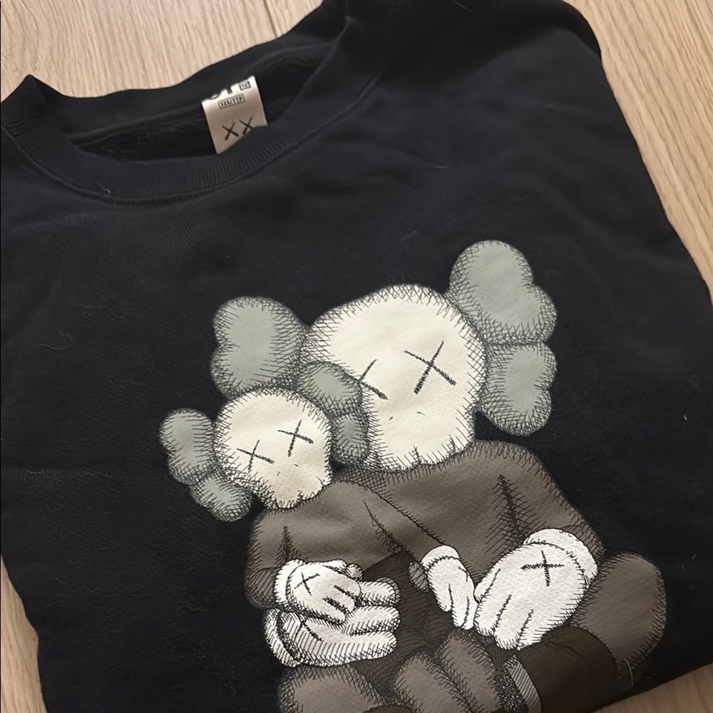 Kaws x uniqlo XXS women’s sweatshirt long sleeve